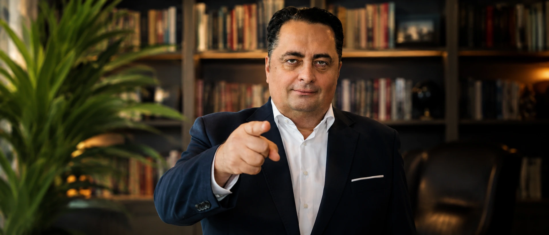 Dr. Kenan Crnkić